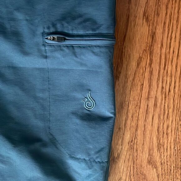 Isis Gray Hiking Capris Sz 4 - Picture 6 of 12